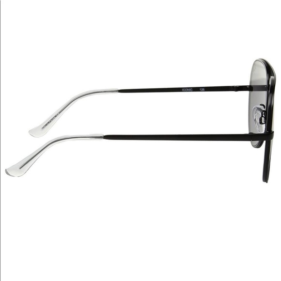 QUAY X KYLIE Iconic Aviator Sunglasses Mirror - Picture 4 of 5